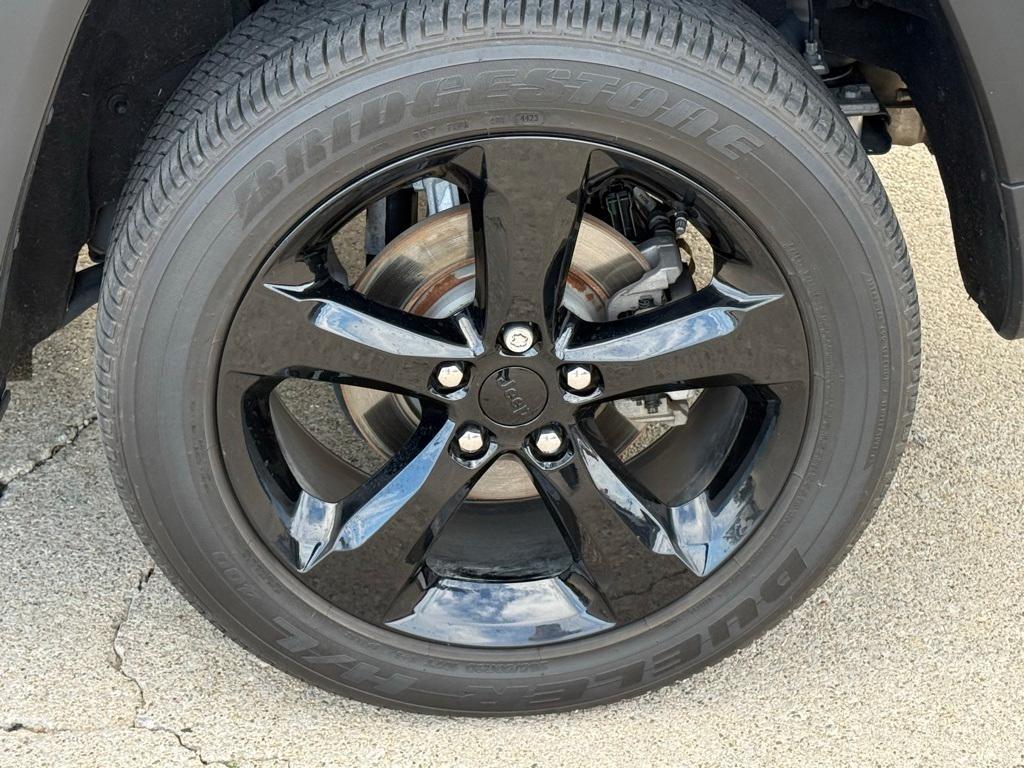 used 2024 Jeep Grand Cherokee car, priced at $31,048