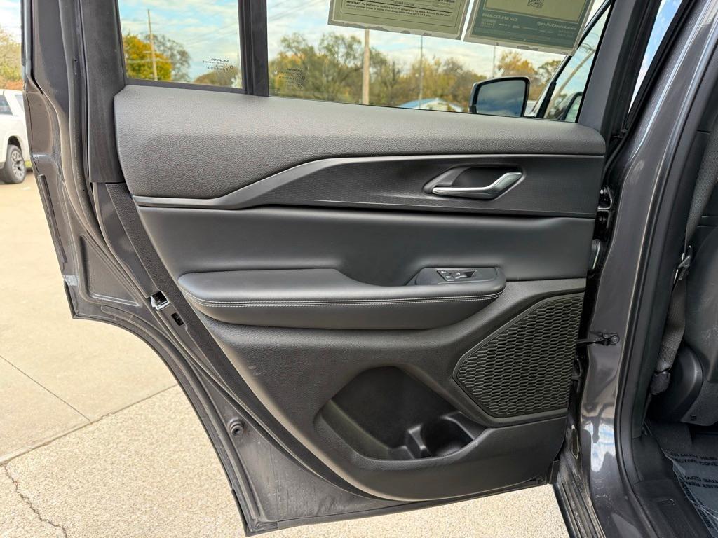 used 2024 Jeep Grand Cherokee car, priced at $31,048