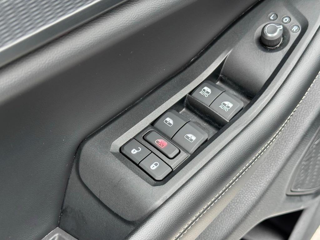 used 2024 Jeep Grand Cherokee L car, priced at $29,102