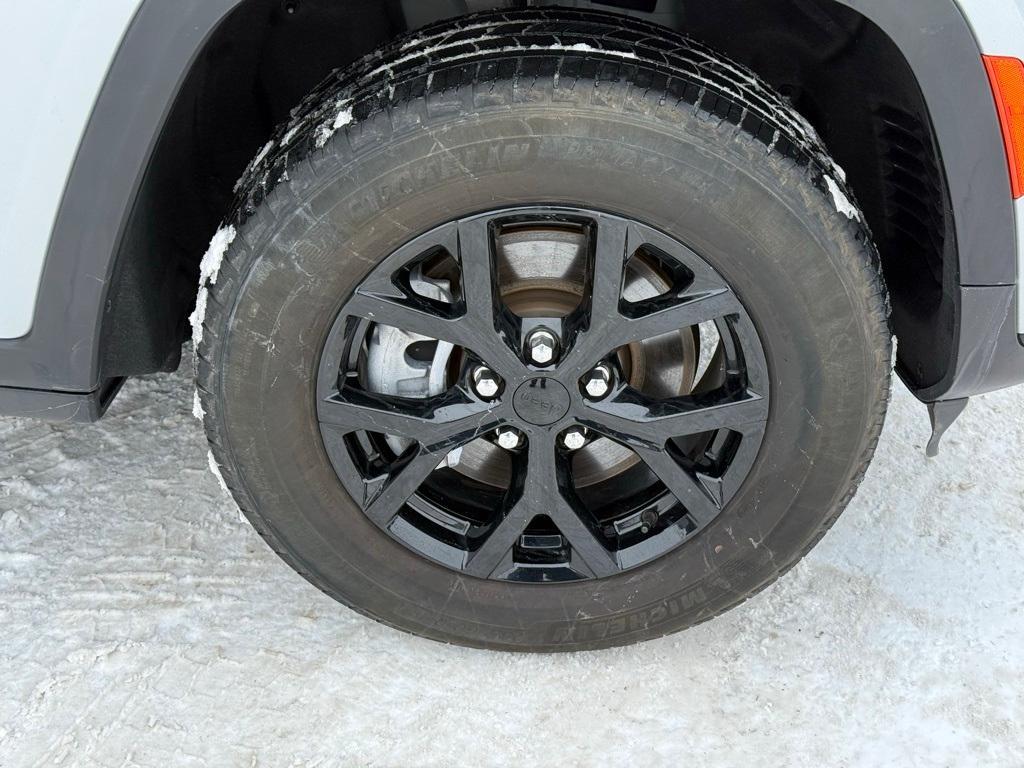 used 2024 Jeep Grand Cherokee L car, priced at $29,102