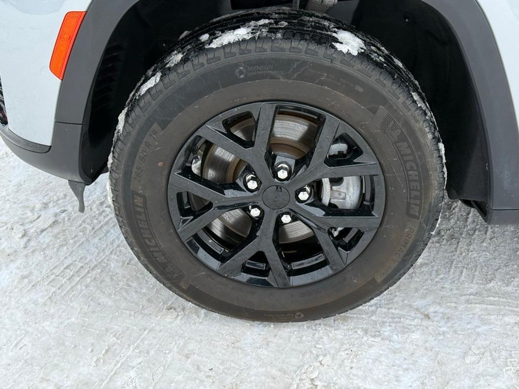 used 2024 Jeep Grand Cherokee L car, priced at $29,102