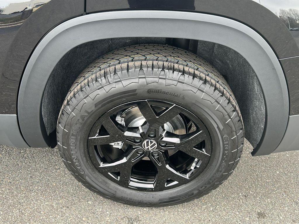 new 2026 Volkswagen Atlas car, priced at $50,136