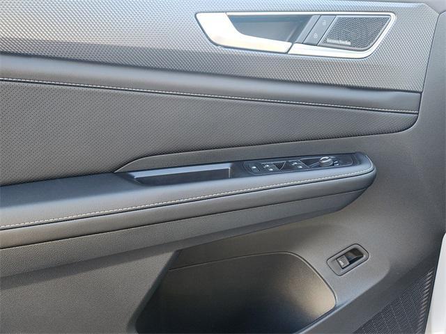 new 2026 Volkswagen Atlas Cross Sport car, priced at $53,748