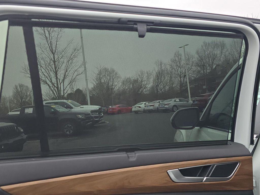 used 2025 Volkswagen Atlas car, priced at $35,777