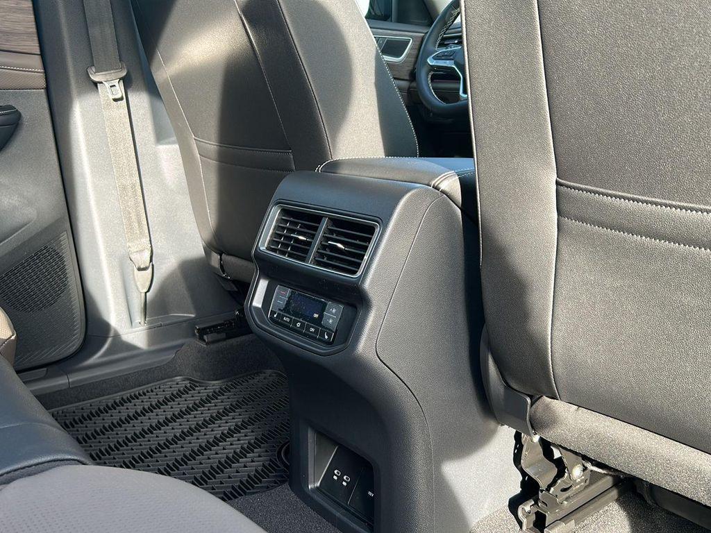 new 2026 Volkswagen Atlas car, priced at $52,151