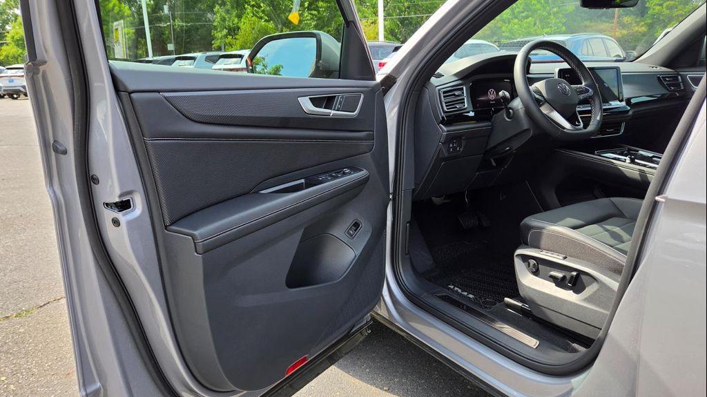 new 2026 Volkswagen Atlas Cross Sport car, priced at $45,497