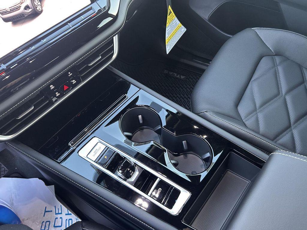 new 2026 Volkswagen Atlas car, priced at $47,553