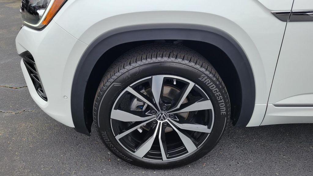 new 2026 Volkswagen Atlas car, priced at $54,159
