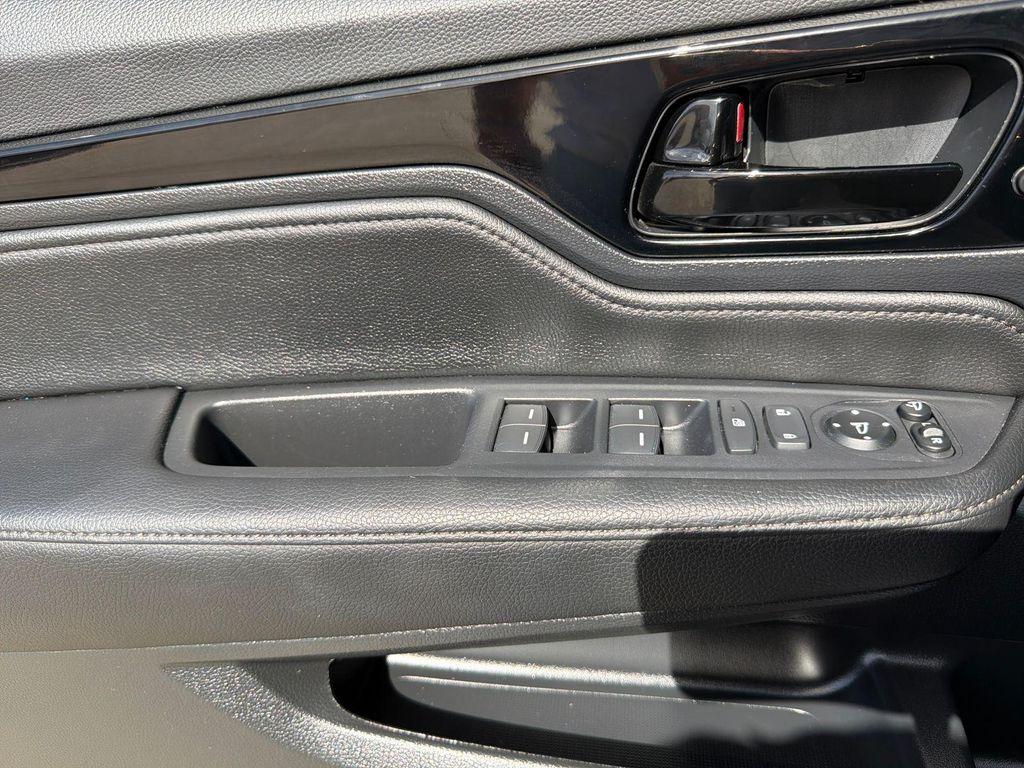 used 2025 Honda Odyssey car, priced at $43,495