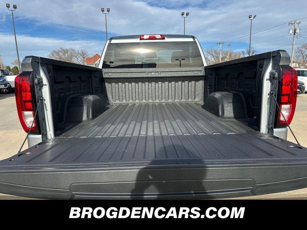 new 2026 GMC Sierra 1500 car, priced at $39,118