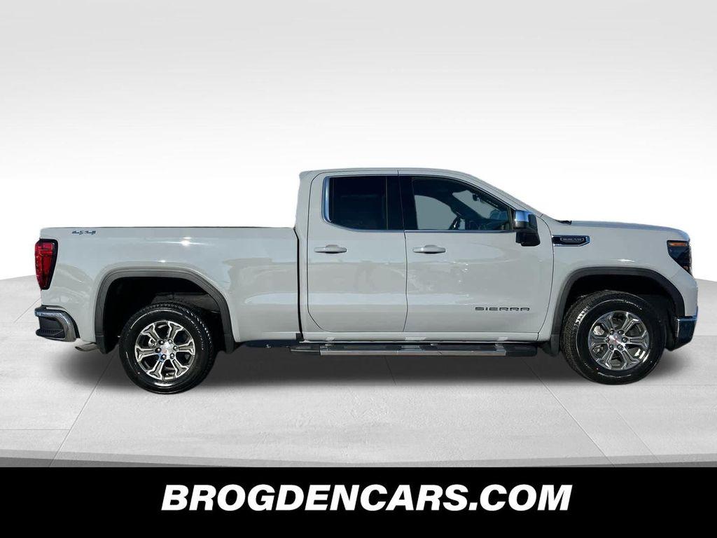 new 2025 GMC Sierra 1500 car, priced at $47,949