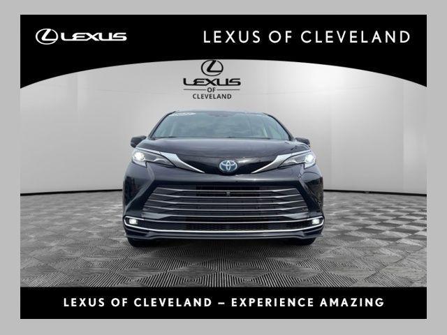 used 2021 Toyota Sienna car, priced at $38,717