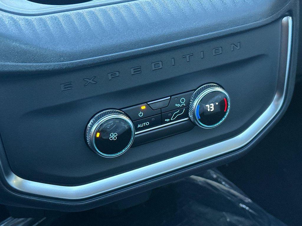 new 2025 Ford Expedition car, priced at $71,545