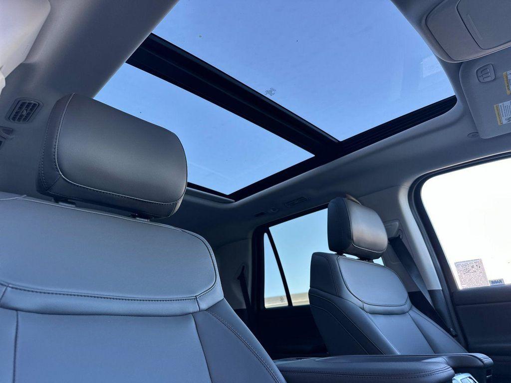 new 2025 Ford Expedition car, priced at $71,545