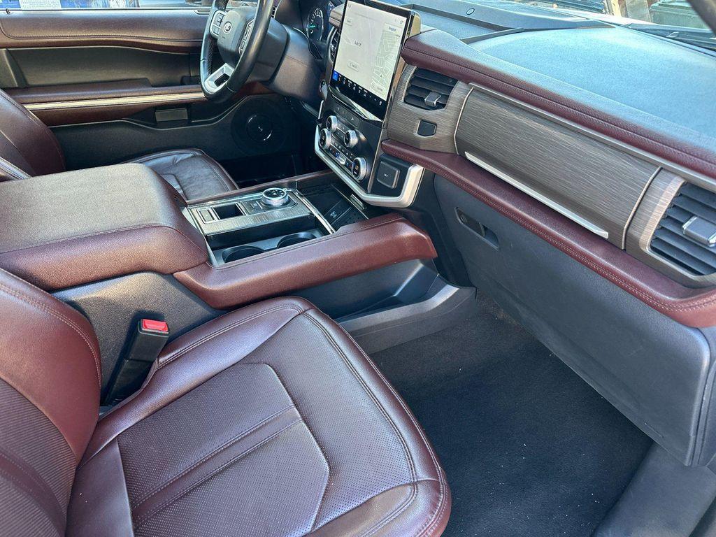 used 2023 Ford Expedition car, priced at $36,234