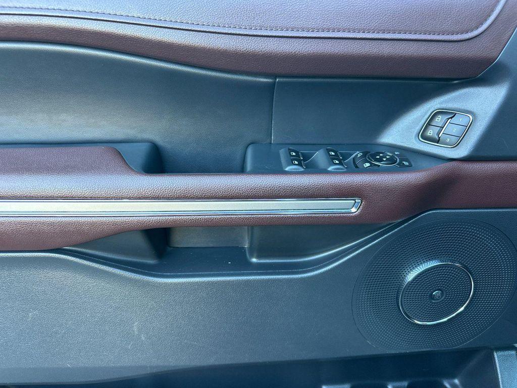 used 2023 Ford Expedition car, priced at $36,234