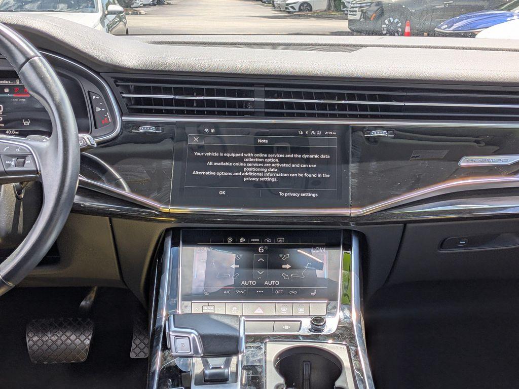 Audi Q7 view 20