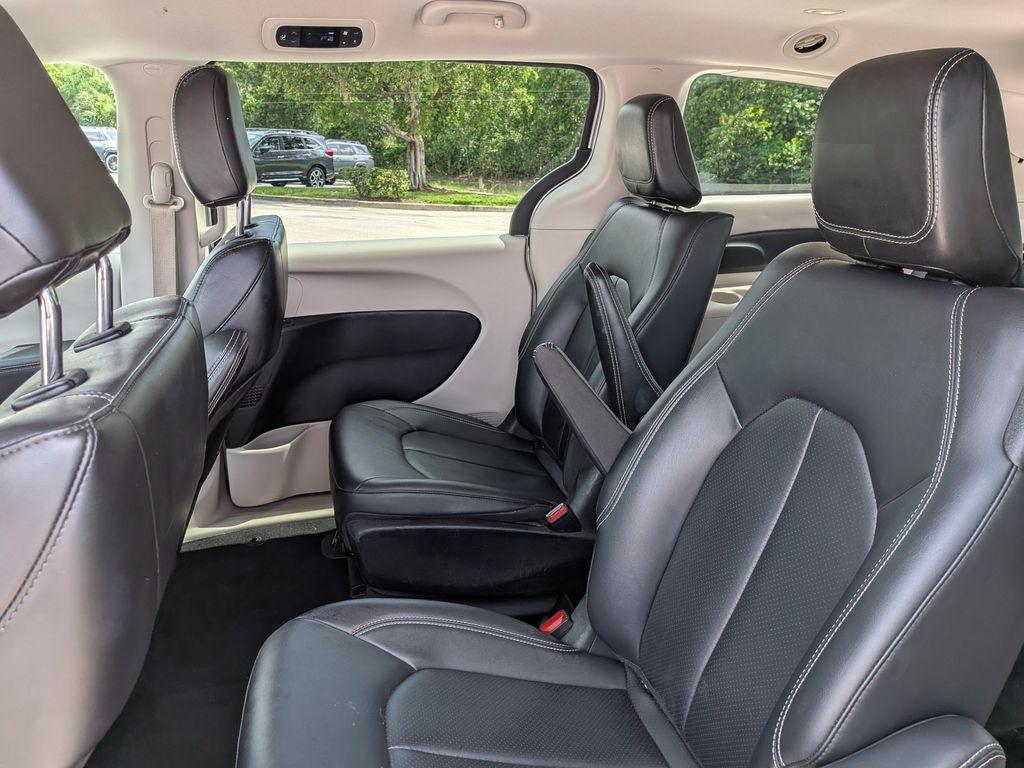 used 2024 Chrysler Pacifica Hybrid car, priced at $22,991