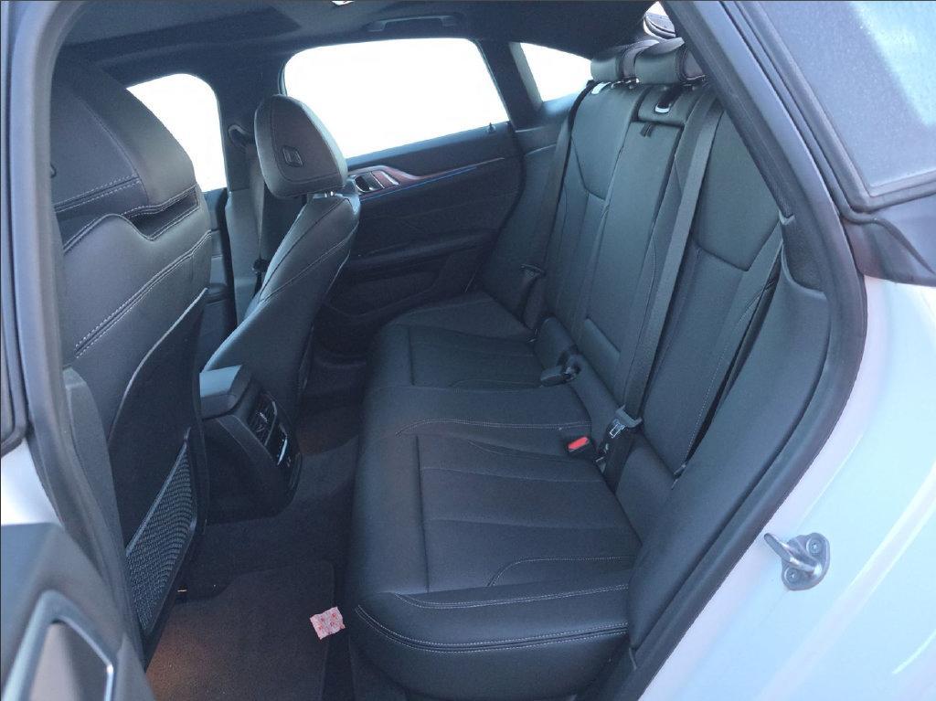 BMW i4 view 5