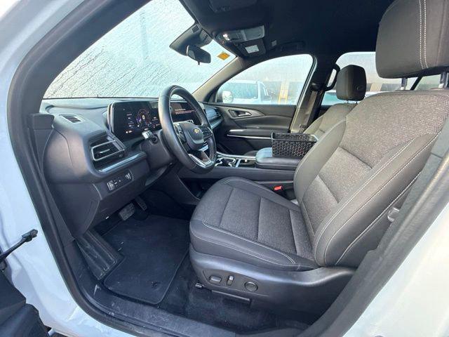 used 2024 Chevrolet Traverse car, priced at $30,821