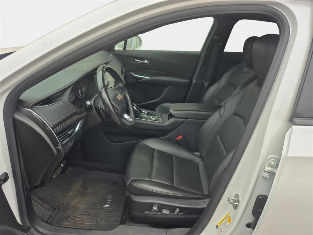 used 2020 Cadillac XT4 car, priced at $23,353