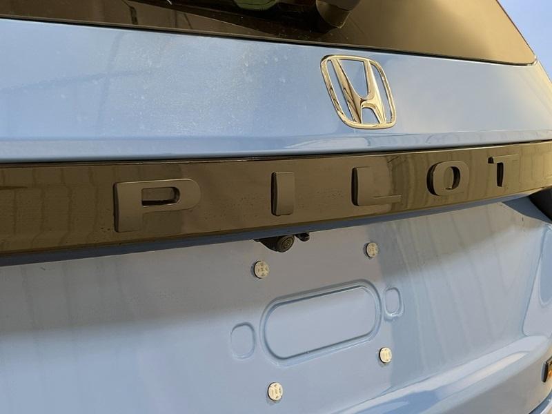 new 2025 Honda Pilot car, priced at $49,330