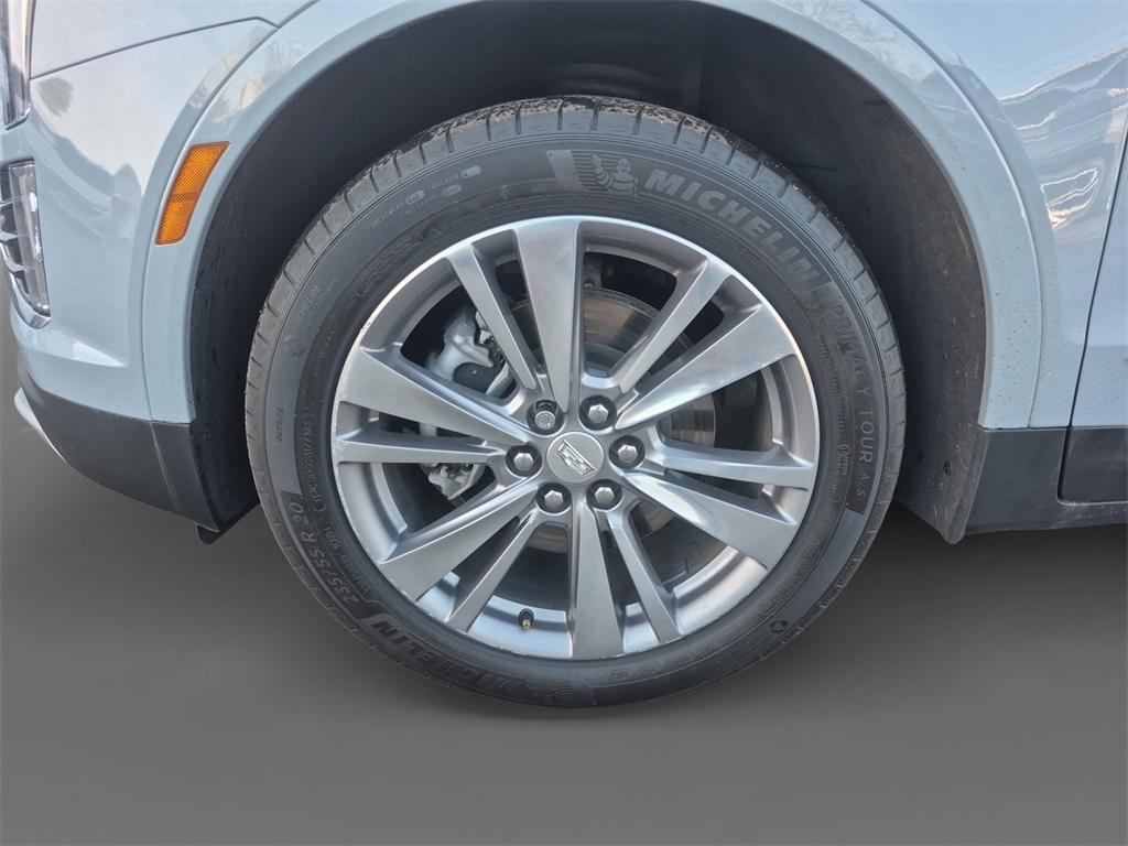 used 2024 Cadillac XT5 car, priced at $28,792