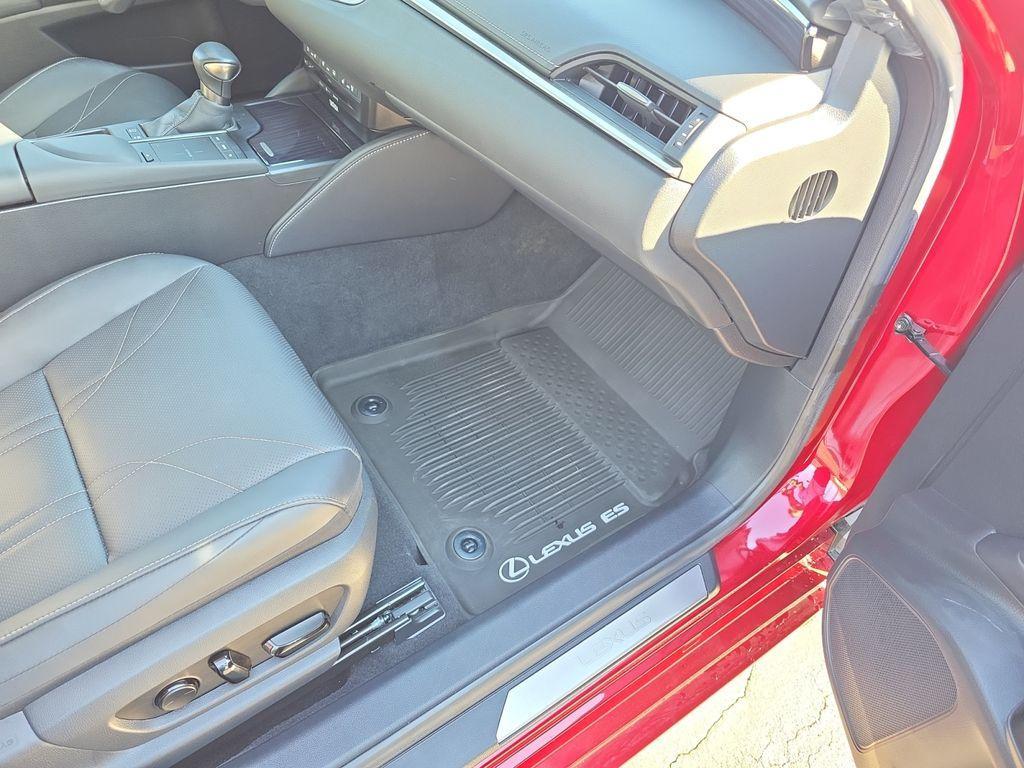 used 2021 Lexus ES 300h car, priced at $33,981