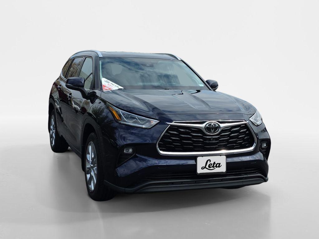 used 2020 Toyota Highlander car, priced at $27,541