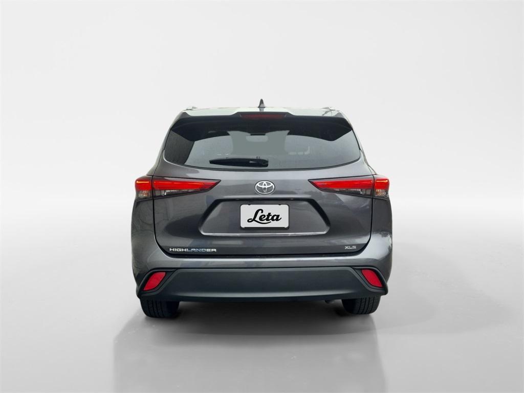 used 2022 Toyota Highlander car, priced at $25,369