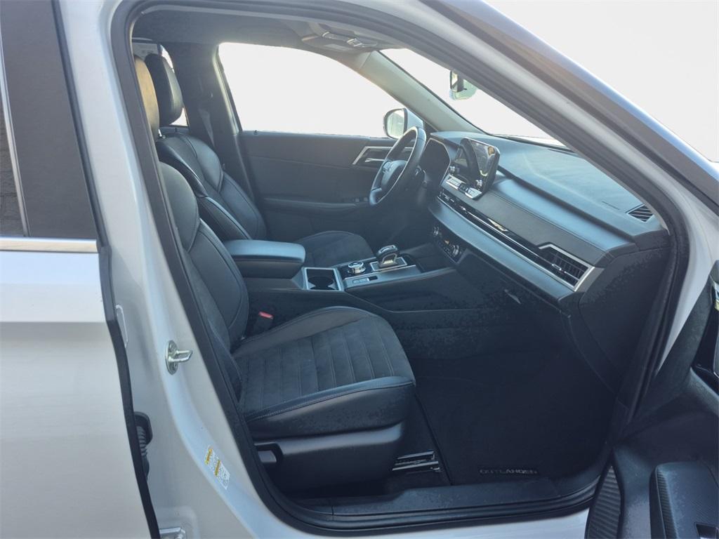 used 2024 Mitsubishi Outlander car, priced at $23,983