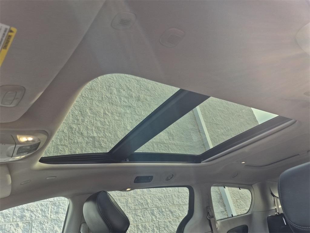 used 2020 Chrysler Pacifica car, priced at $19,883