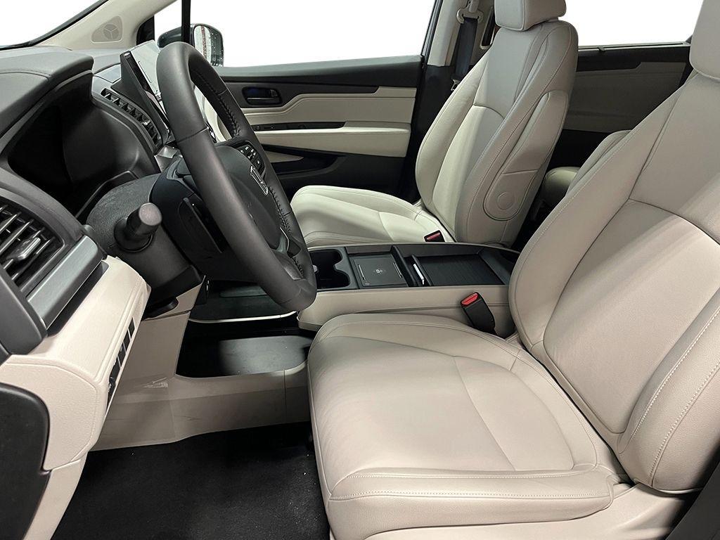 new 2026 Honda Odyssey car, priced at $43,290