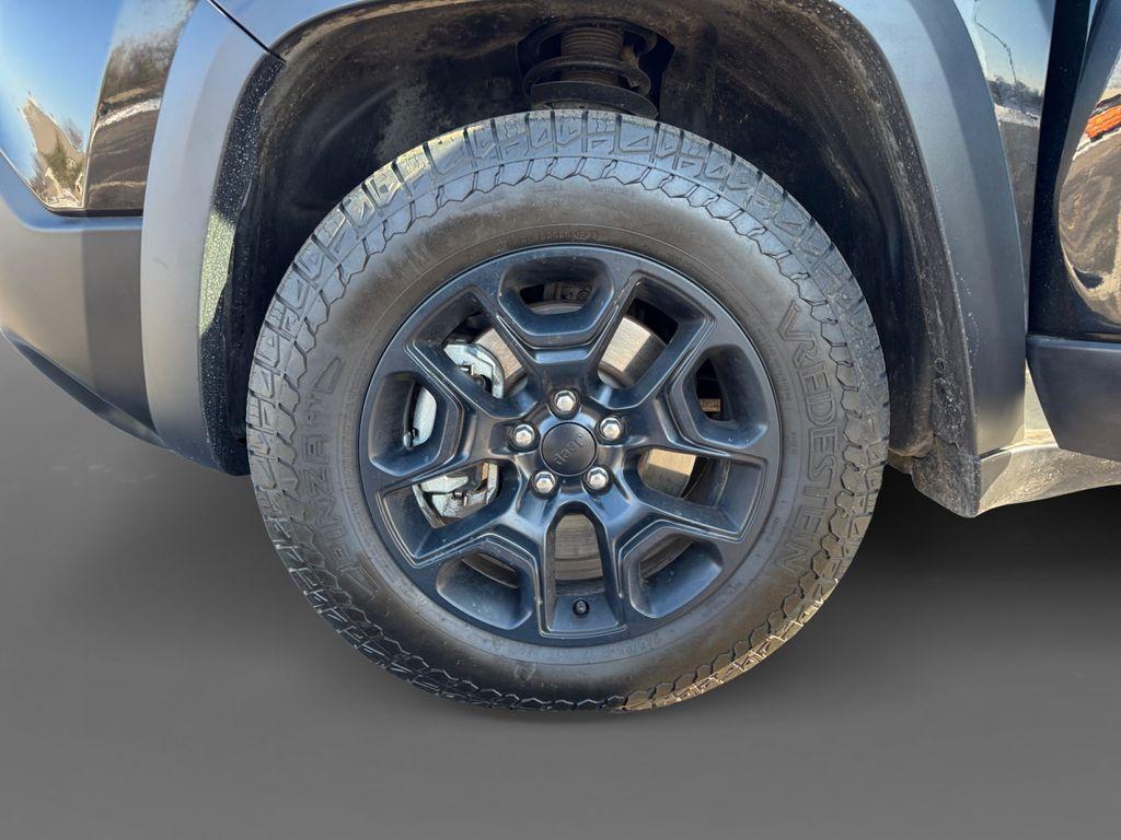 used 2021 Jeep Cherokee car, priced at $18,650