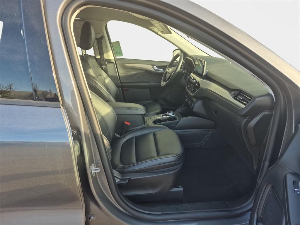 used 2022 Ford Escape car, priced at $19,106