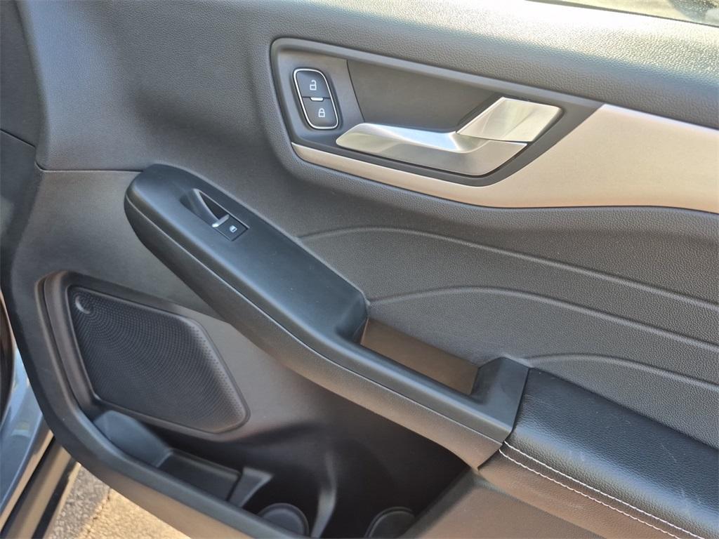 used 2022 Ford Escape car, priced at $19,106