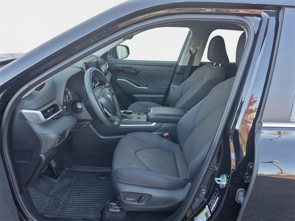 used 2023 Toyota Highlander car, priced at $26,346