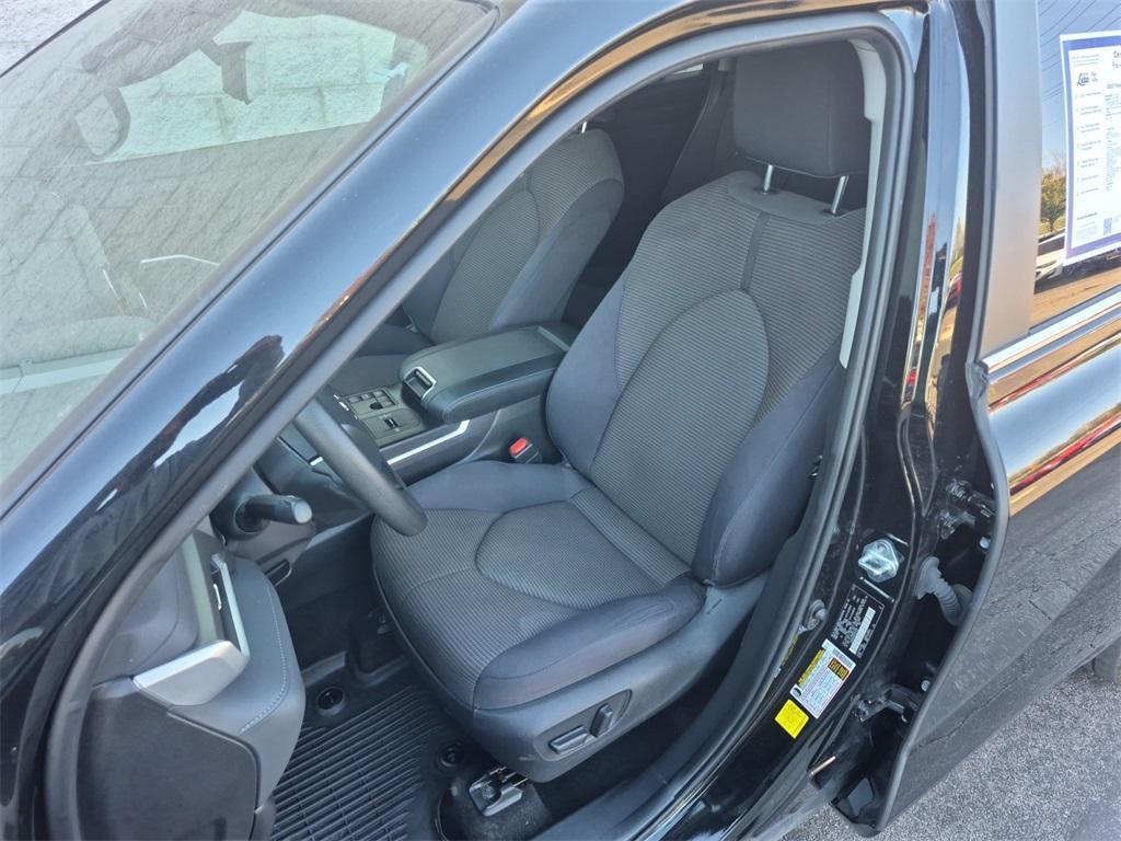 used 2023 Toyota Highlander car, priced at $26,346