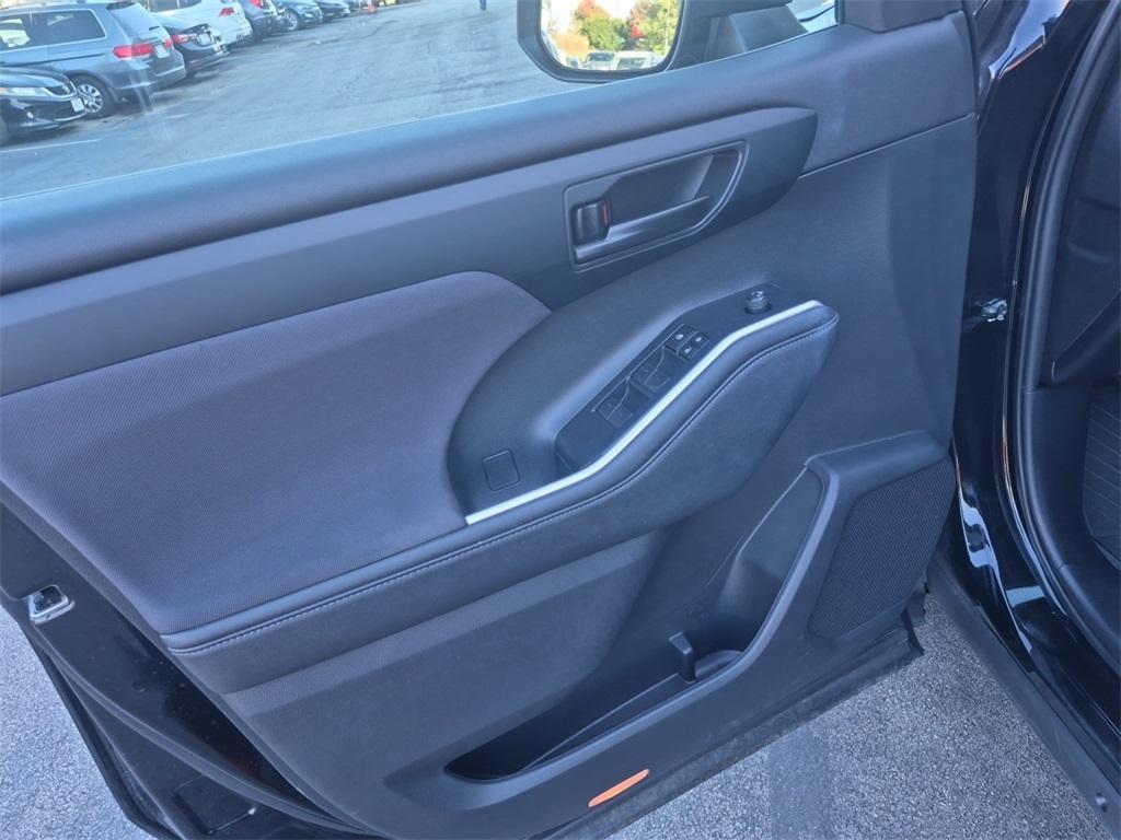 used 2023 Toyota Highlander car, priced at $26,346