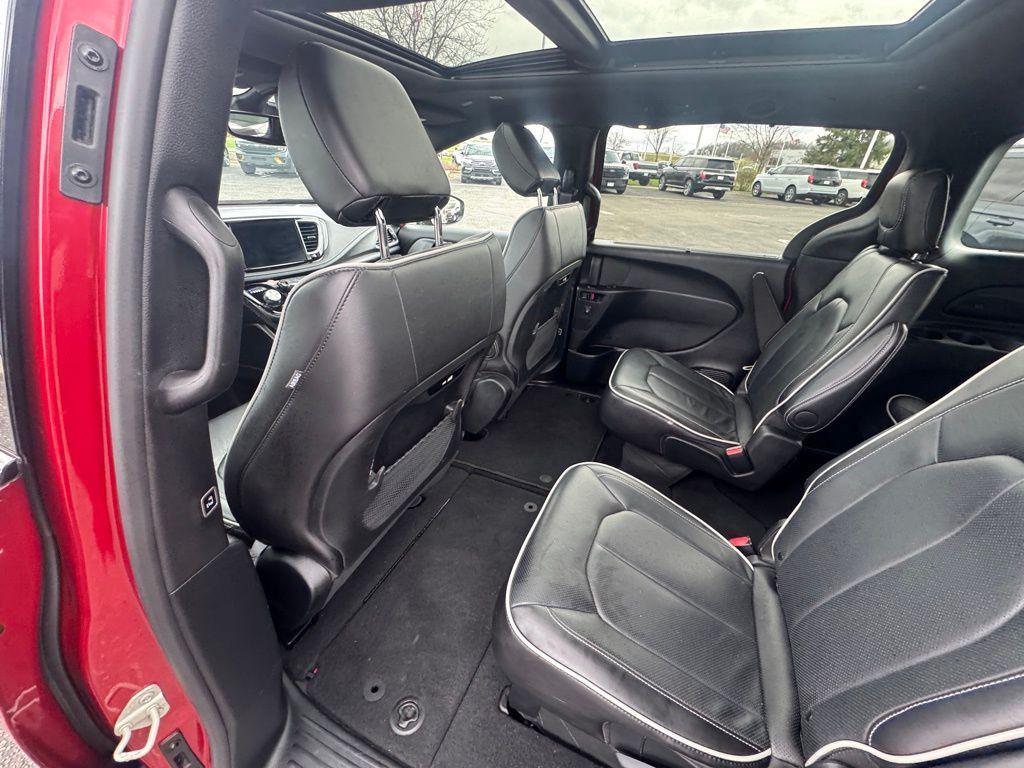 used 2025 Chrysler Pacifica car, priced at $35,771