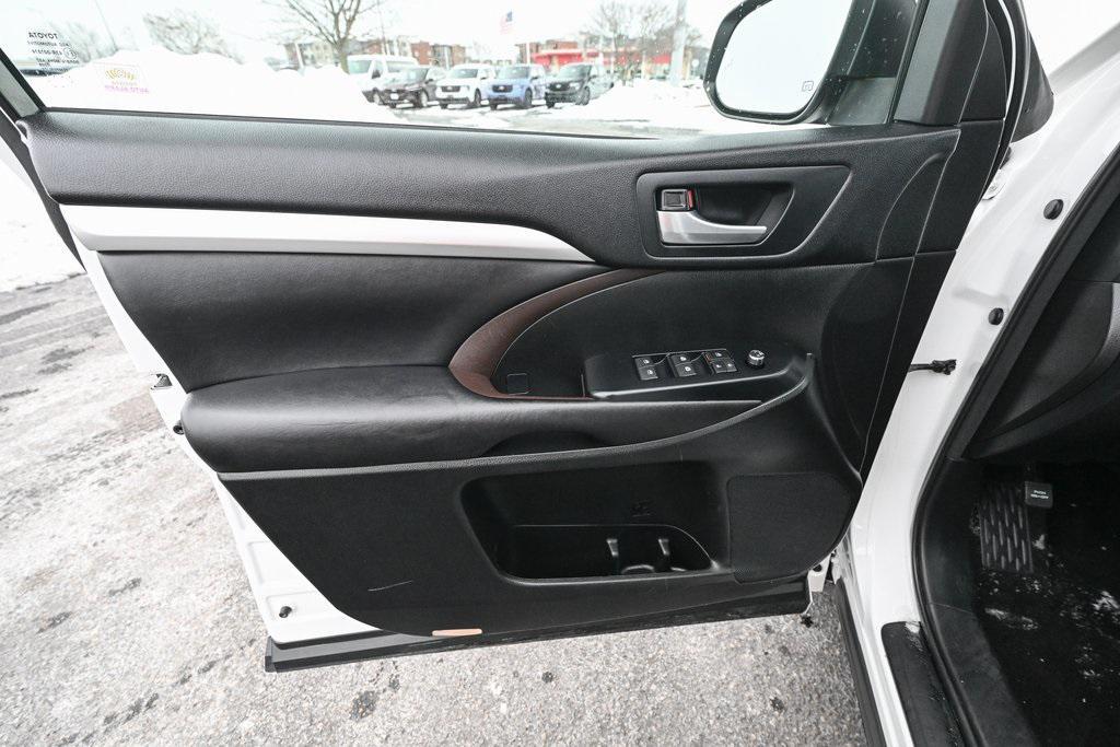 used 2017 Toyota Highlander car, priced at $19,972