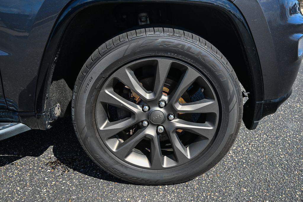 used 2016 Jeep Grand Cherokee car, priced at $8,000