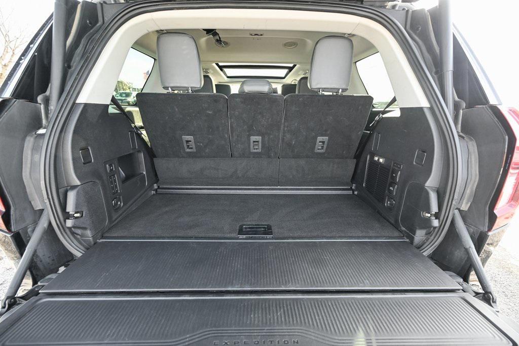 used 2025 Ford Expedition car, priced at $59,881