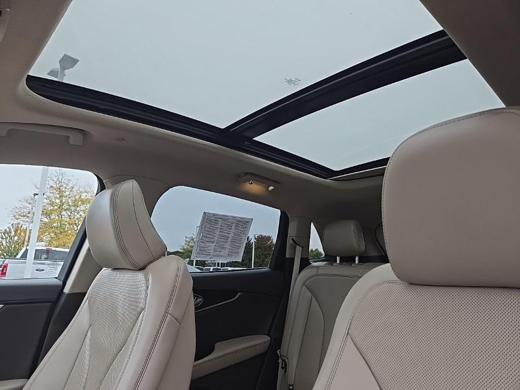 used 2021 Lincoln Nautilus car, priced at $25,442