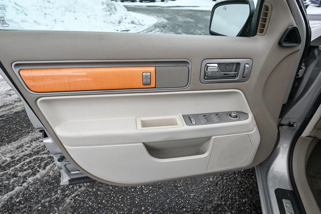 used 2009 Lincoln MKZ car, priced at $7,500