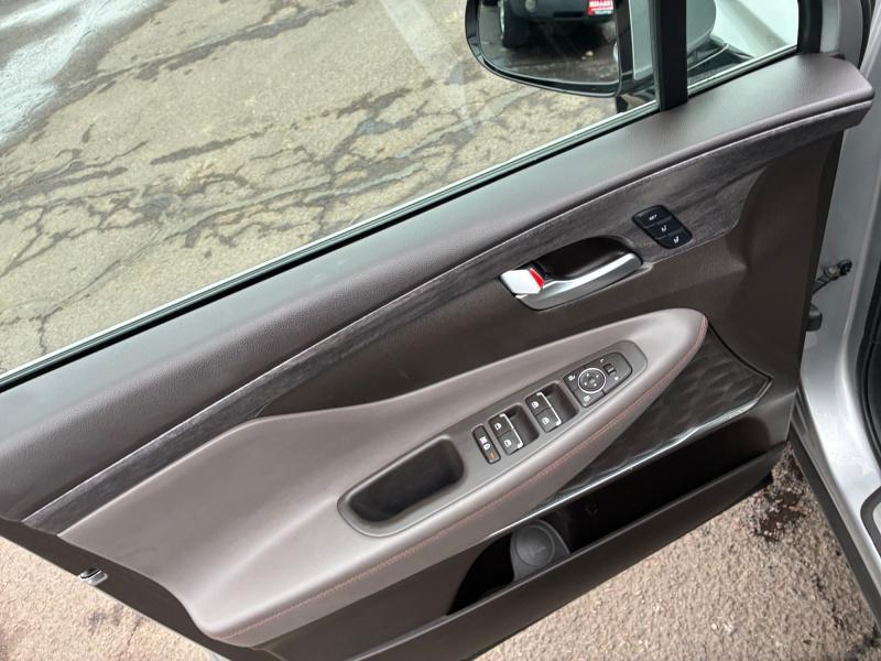 used 2020 Hyundai Santa Fe car, priced at $19,995