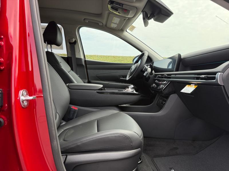 new 2025 Hyundai TUCSON Hybrid car, priced at $39,989