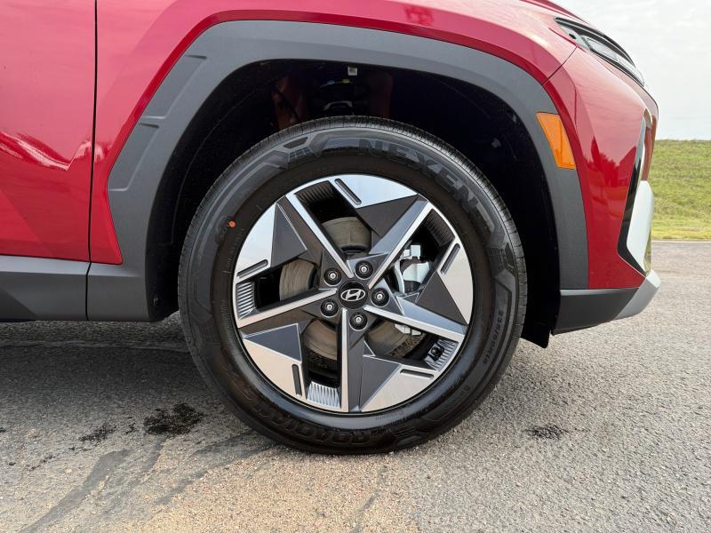 new 2025 Hyundai TUCSON Hybrid car, priced at $39,989
