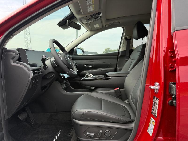 new 2025 Hyundai TUCSON Hybrid car, priced at $39,989