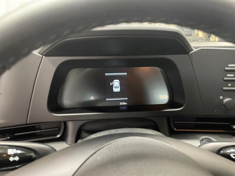 new 2025 Hyundai Elantra car, priced at $25,409